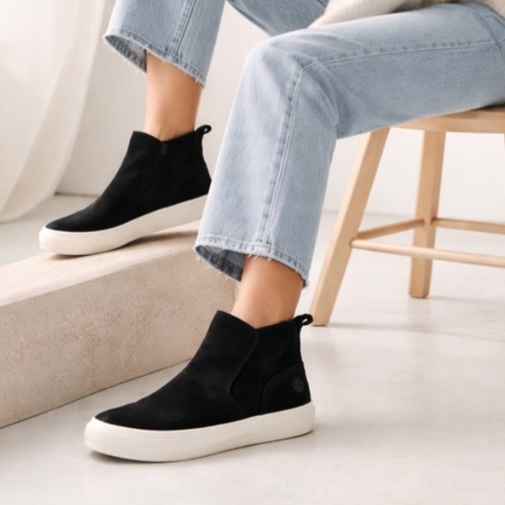 Timberland Skyla Bay  Light Blue Pull-On Boots/Sneakers